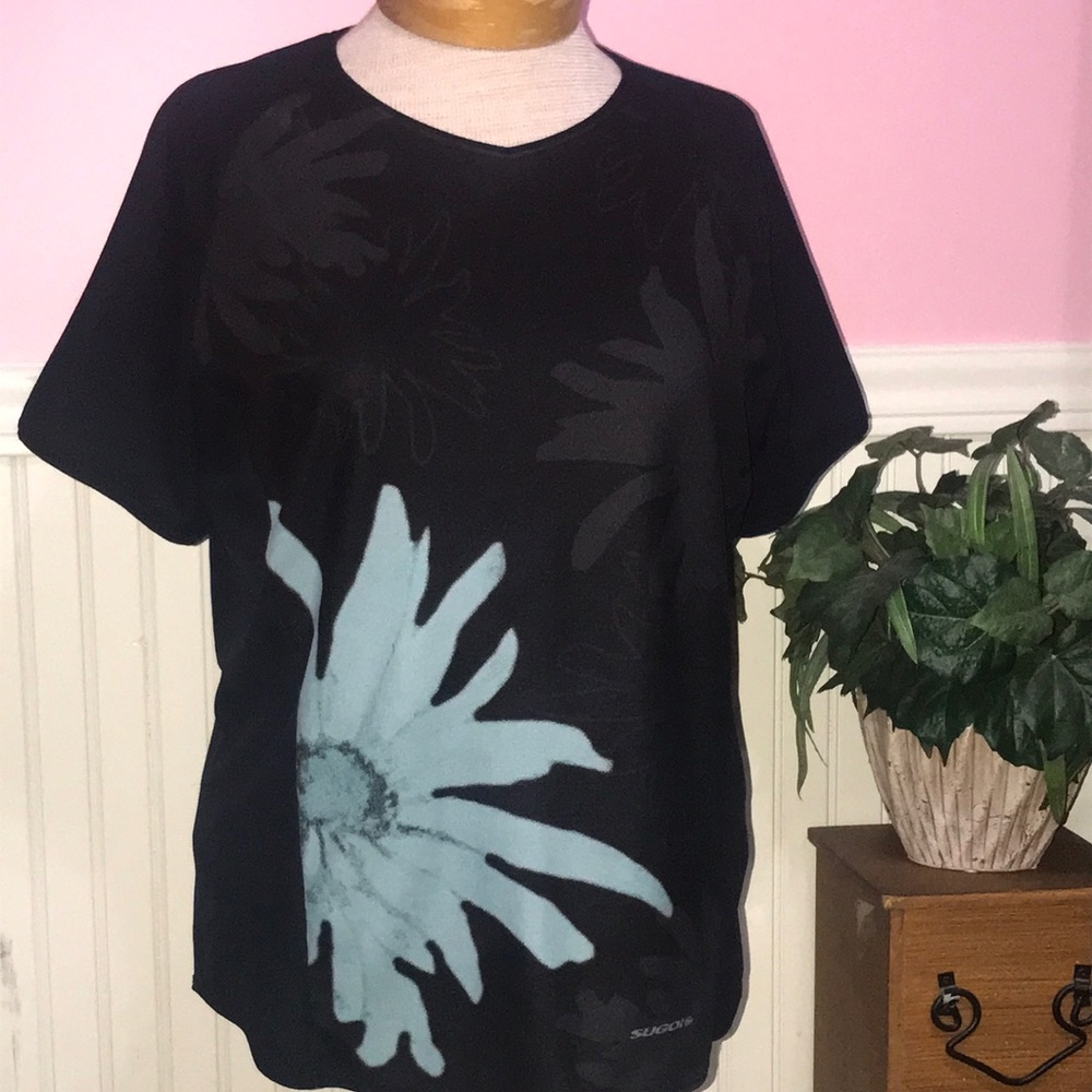 Sugoi, size XL, black fitted t-shirt